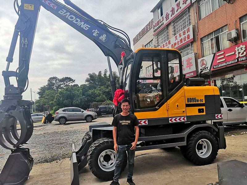 寶鼎廣西欽州抓木機(jī)客戶(hù)銷(xiāo)售